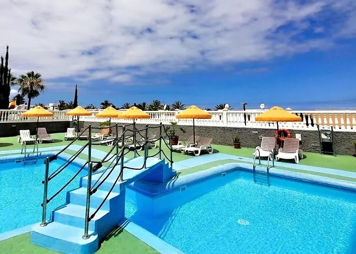 Sea Views - Pool - Location - Free Parking Apartment